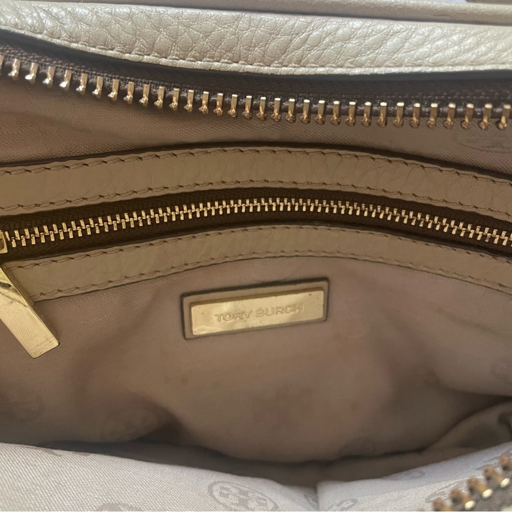 Tory Burch Robinson Pebbled Double-Zip Crossbody Purse in Beige - Picture 10 of 14